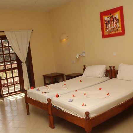Lemon Creek Hotel Resort Bijilo Exterior foto