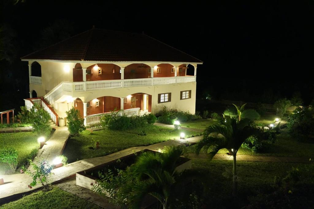 Lemon Creek Hotel Resort Bijilo Exterior foto